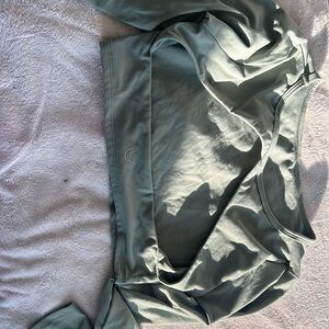 Cropped long sleeve workout top lazuli label